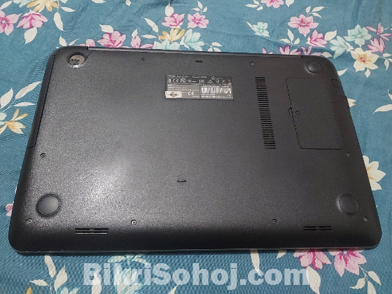 ASUS X556U